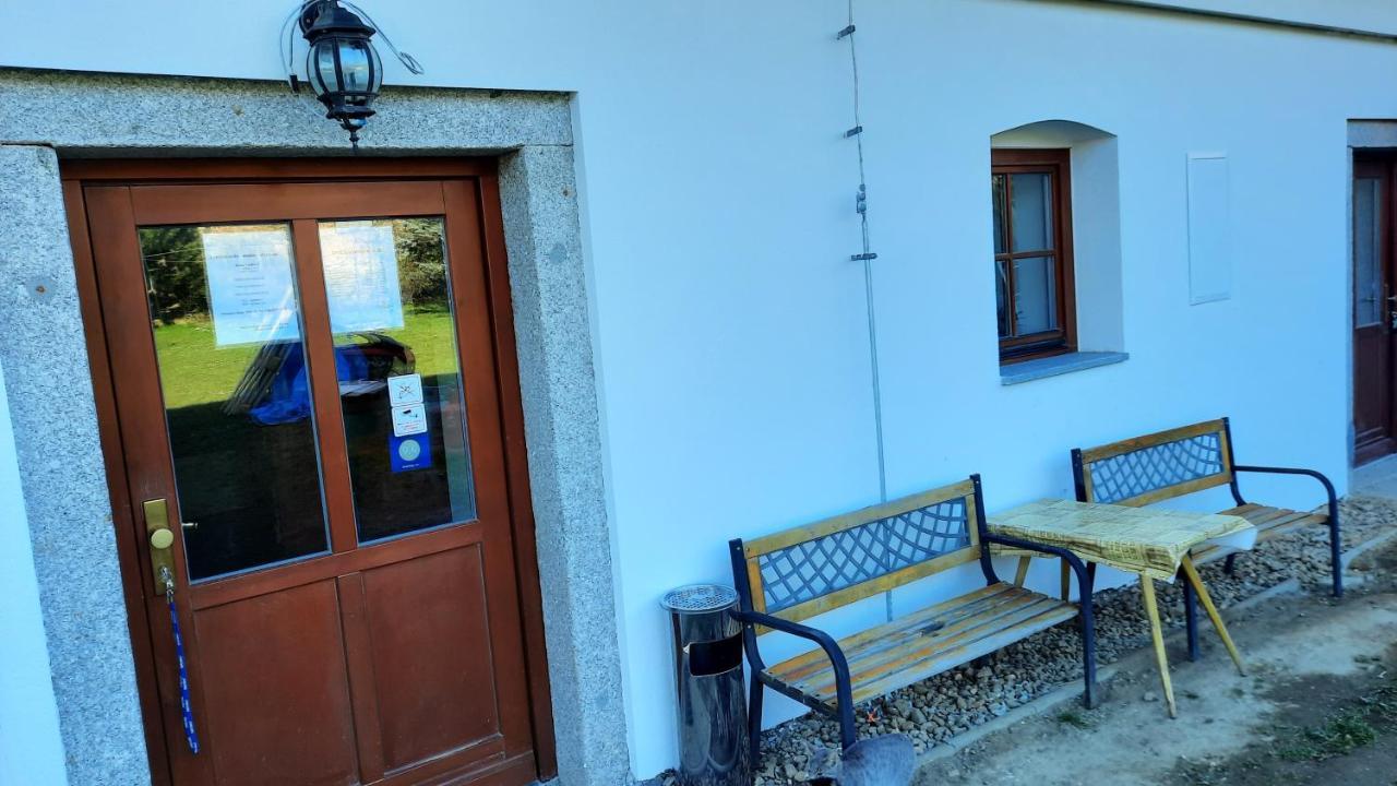 Podkrovi V Jihoceskem Statku Nemejice Exterior photo