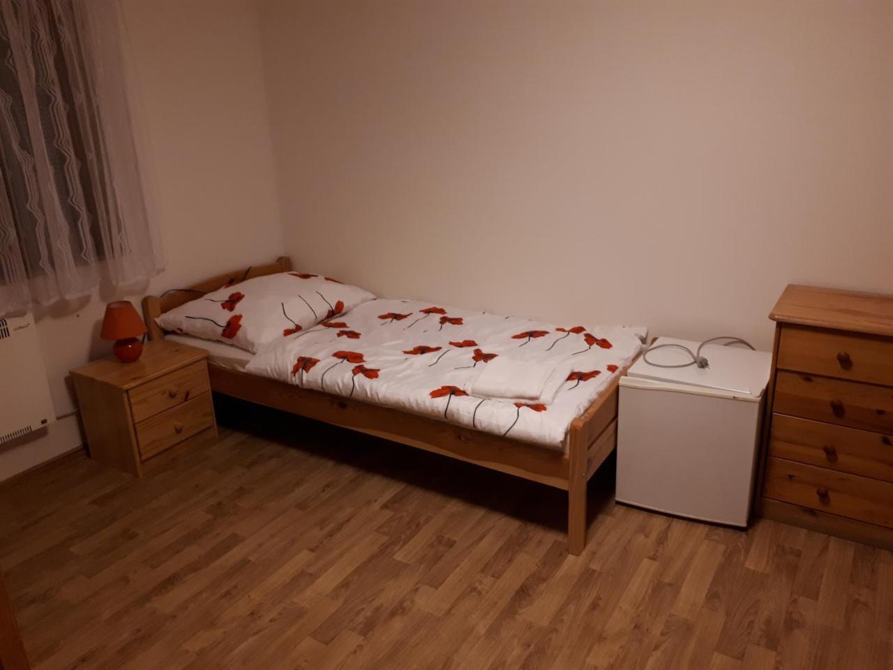 Podkrovi V Jihoceskem Statku Nemejice Exterior photo